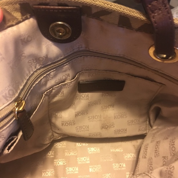 Michael kors purse - Picture 6 of 8